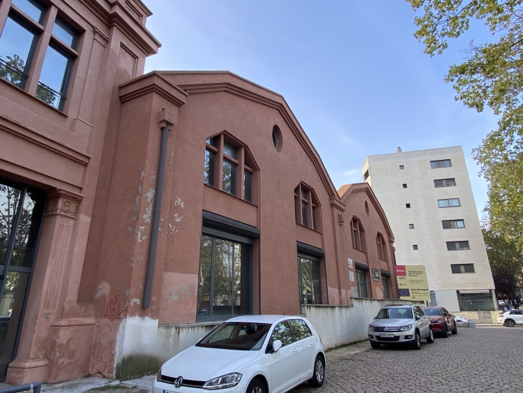Les naus on estarà situada la residència