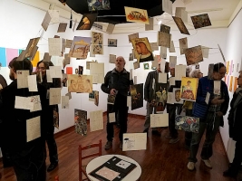 Exposició "Xarxa de versos: el paraigua de Joan Brossa"
