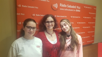 laura clotet i dues alumnes de 3 eso del Jaume Viladoms