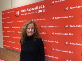 Lídia Coll a l'estudi de Ràdio Sabadell