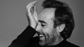Roger Mas, cantautor: “De poetes bons, n’hi ha més de morts que de vius”