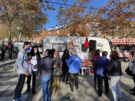 Plaers infinits: Elisabet Dionís, educadora sexual: "Visitar els diferents mercats ambulants ens ha permès arribar a una altra part de la població, a persones de més de seixanta anys"