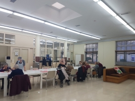 'Dina en companyia', un projecte de la Fundació Catalunya-La Pedrera per combatre la soledat no desitjada