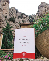 @esthersansfotos ’. El primer  llibre d el'editorial és el volum ‘Deu raons per creure en Déu’, d’Oriol Jara
