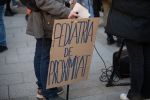 Sos Pediatria i la FAV es van manifestar dimarts passat en contra de la concentració