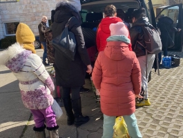 Una quinzena de furgonetes han anat a portar material a Ucraïna i han tornat amb una setantena de refugiats | Cedida