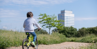 El Centre d'Estudis Demogràfics ha fet un treball relacionant pobresa infantil i laboral | Roger Benet