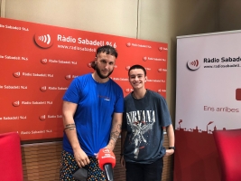 Roberto Piqueras, coordinadora de Ca l'Enredus i Edgar Urban Rueda a l'estudi 1 de Ràdio Sabadell