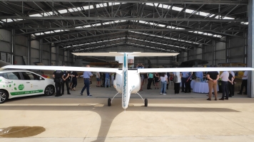 Imatge de la primera aeronau elèctrica