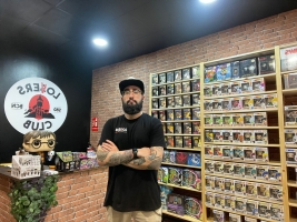Ricard Segarra a la nova botiga especialitzada en objectes de col·leccionisme