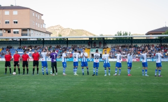 L'Alcoyano saludant al públic del Collao abans de rebre el Barça Atlètic