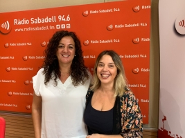 Amàlia Moreno (esquerra) amb la presentadora del programa Al Matí