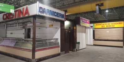 El Mercat de Campoamor té ara mateix només tres parades obertes | Arxiu