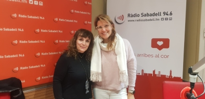 Raquel Benavides i l'Isabel Gallardo a lestudi 1 de Ràdio Sabadell 