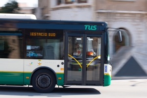 Des de dimecres ja no és obligatòria la mascareta al transport públic | Roger Benet