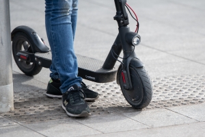 Fa una setmana que els patinets elèctrics estan prohibits al transport públic |