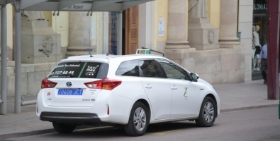 El ple municipal va aprovar ahir les noves tarifes del taxi que s'apujen fins al 5,7% | Ràdio Sabadell