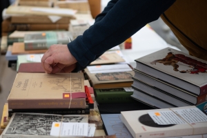 Una parada de venda de llibres/ Roger Benet