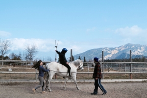 Un moment d'una sessió d'equinoteràpia/ Associació Espanyola d'Equinoteràpies