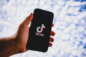  Analitzem les claus i les tendències de #TikTok   🗣️ @JoanMartin_  de @marficom: "Es comença a veure una tendència on tenir molts seguidors no significa tenir més visualitzacions" 