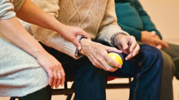 L'OMS assegura que 1 de cada 6 persones grans pateix maltractaments | Pexels