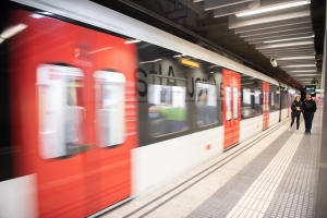 Un tren de Ferrocarrils, a Sabadell/ Roger Benet