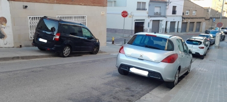 Els veïns de la Serra d'en Cameró es queixen de falta d'aparcament al barri | Núria Garcia