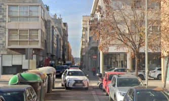 Els veïns es queixen que amb el tancament de la Rambla el seu carrer acumula molt pas de vehicles 