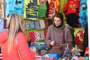 La Fira d'Artesania de Nadal s'ha inaugurat avui a la plaça del Gas | Júlia Ramon