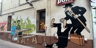 L'Associació ha instal·lat un mural de Tintín al carrer Sant Llorenç | Roger Benet