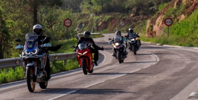 Motos