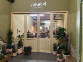 Vuket Flors es reinventa i es trasllada de local  al carrer de la Salut 