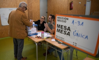 Una mesa a les eleccions municipals del 28M | Roger Benet