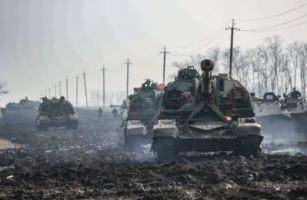 Uns tancs circulant per Ucraïna | Arxiu