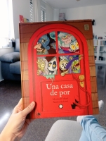 Portada del llibre 'Una casa de por'